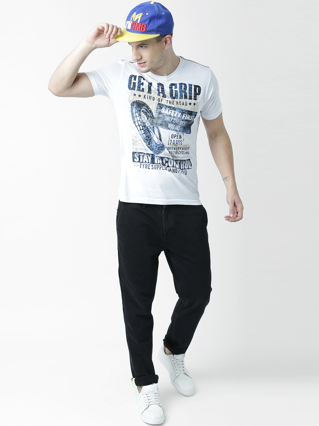 

Huetrap Men White Printed Round Neck T-shirt