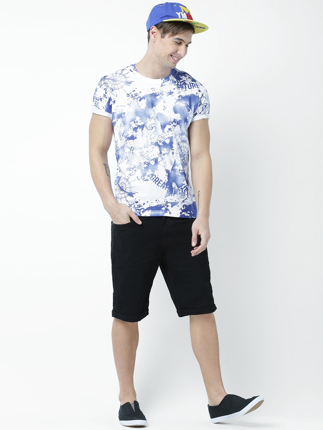 

Huetrap Men White Printed Round Neck T-shirt