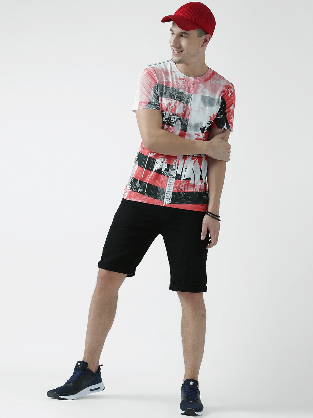 

Huetrap Men White Printed Round Neck T-shirt