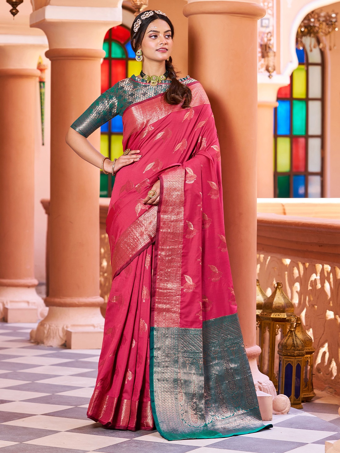 

elora Floral Woven Design Zari Banarasi Saree, Pink