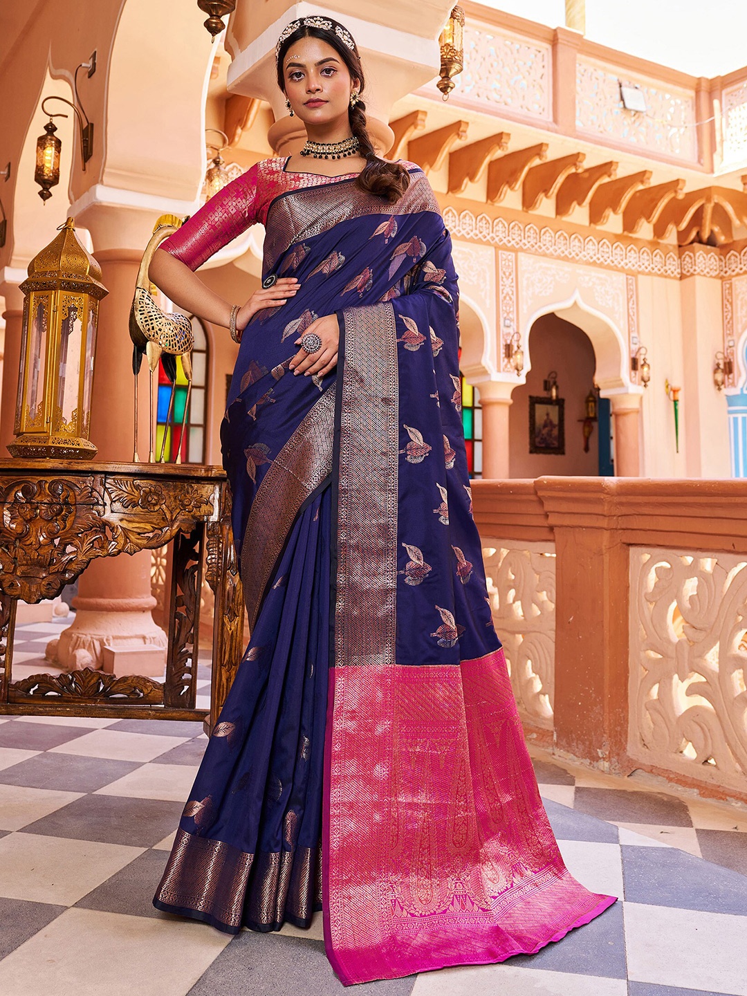 

elora Floral Woven Design Zari Banarasi Saree, Navy blue