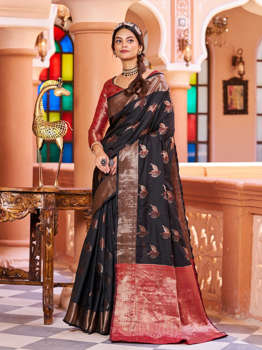 

elora Floral Woven Design Zari Banarasi Saree, Black