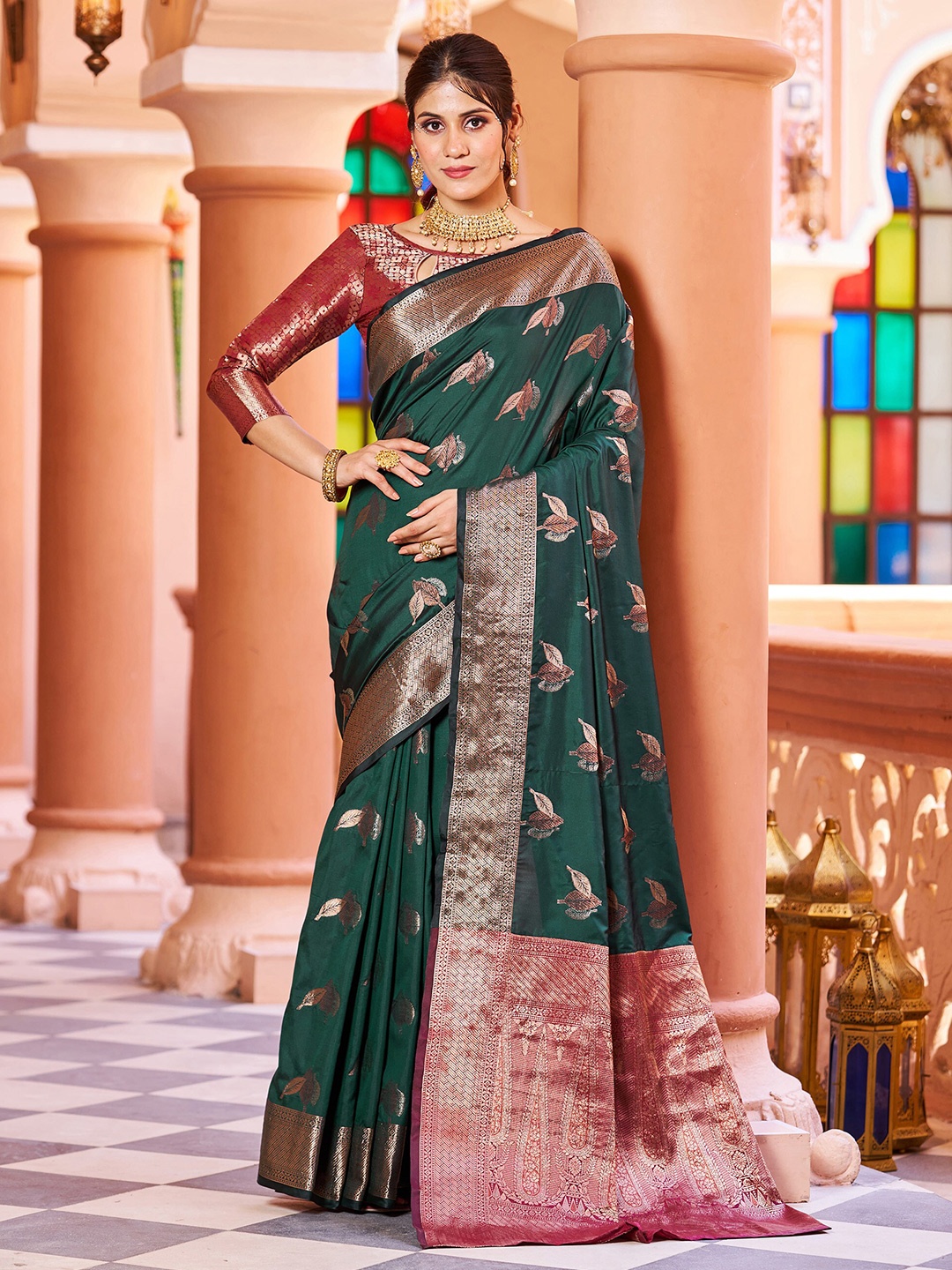 

elora Floral Woven Design Zari Banarasi Saree, Green