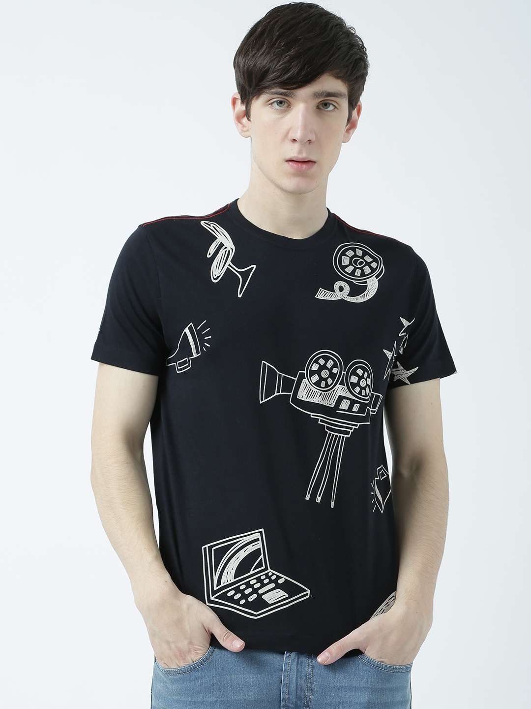

Huetrap Men Black Printed Round Neck T-shirt