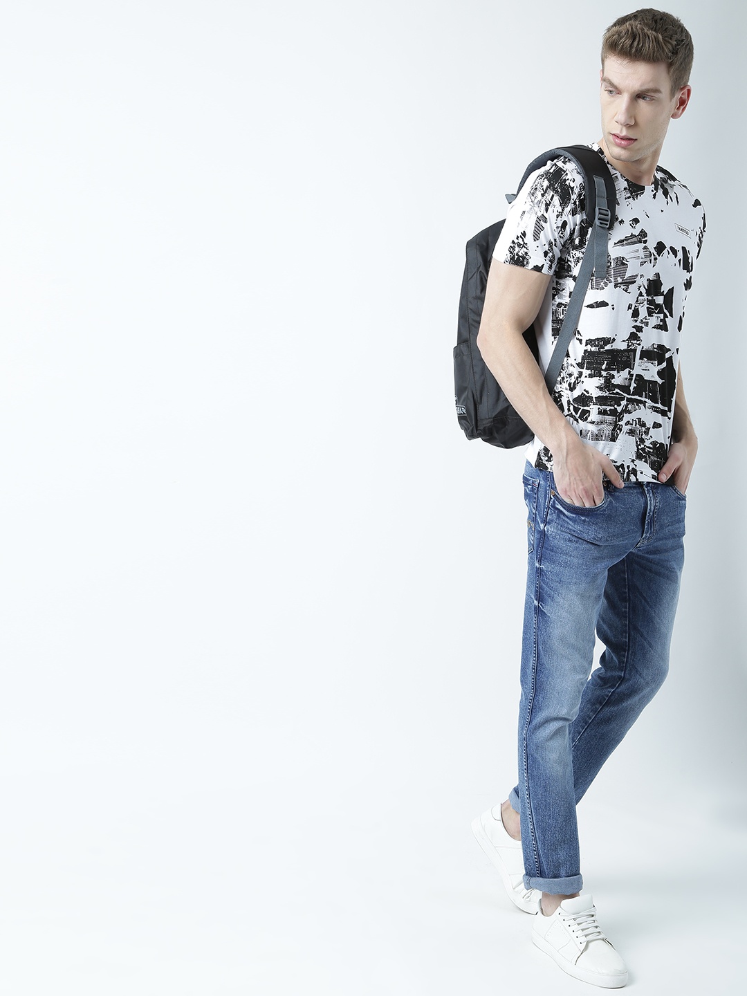 

Huetrap Men White & Black Printed Round Neck T-shirt