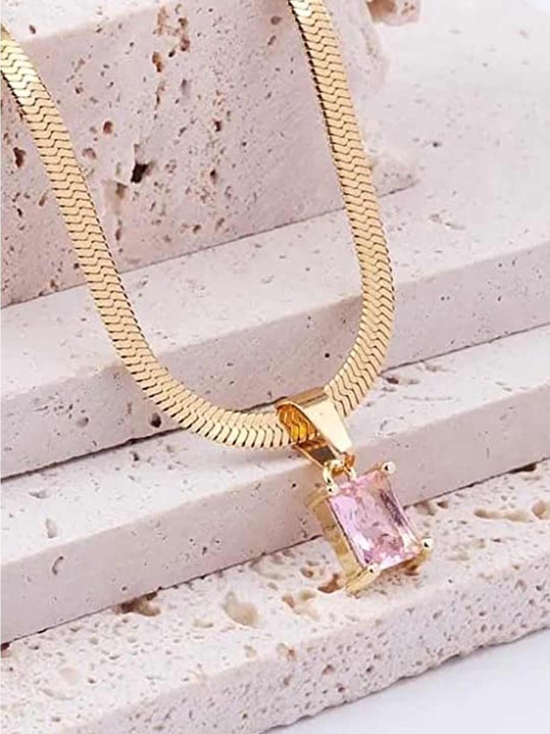 

VIEN Gold-Plated Chain With Pendent