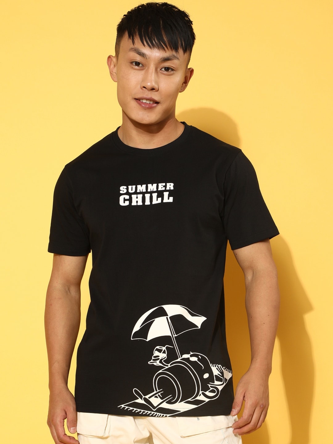 

VEIRDO Black Graphic Printed Cotton T-shirt