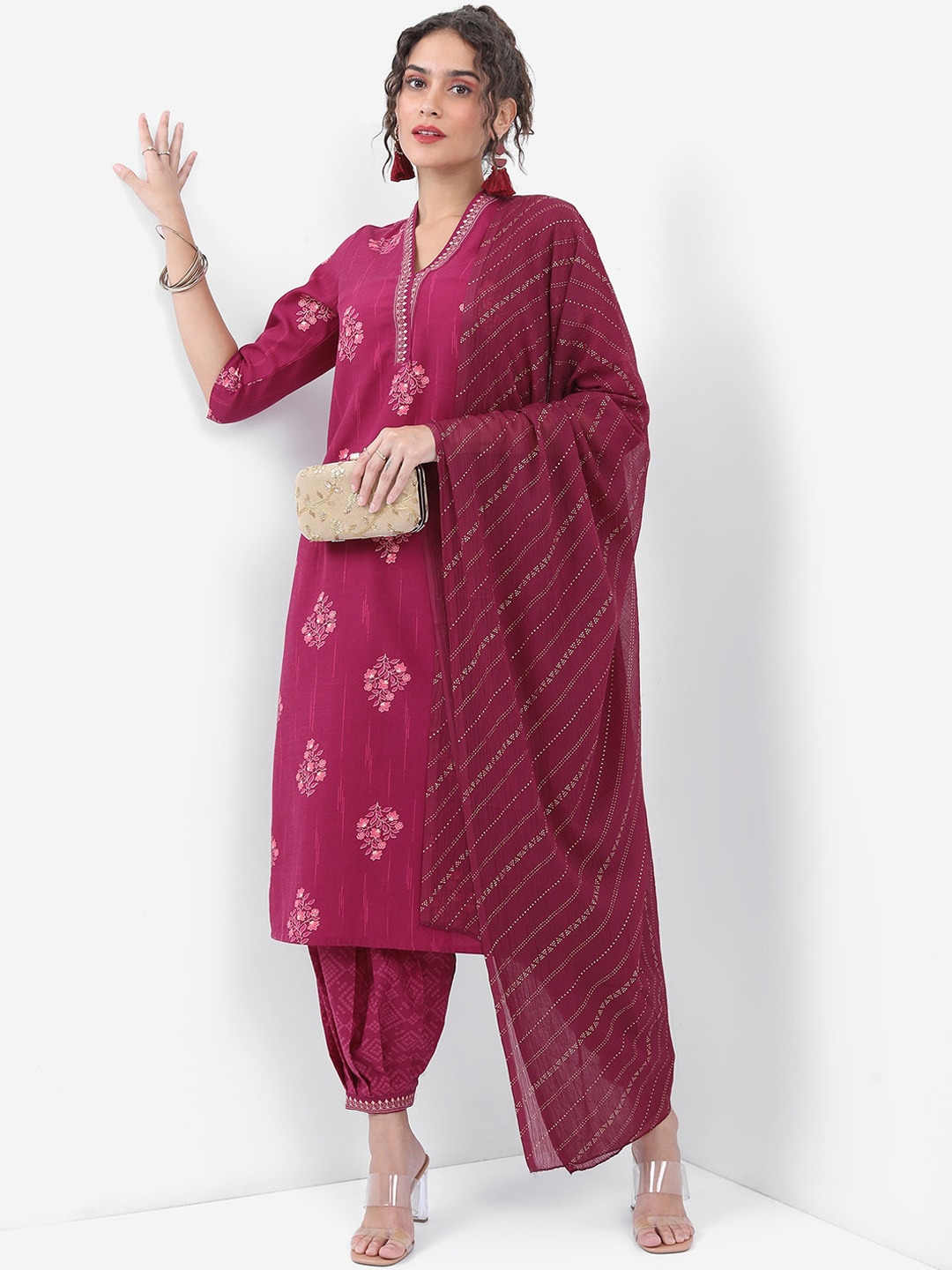 

Vishudh Pink Floral Printed Regular Straight Kurta With Patiala & With Dupatta, Magenta