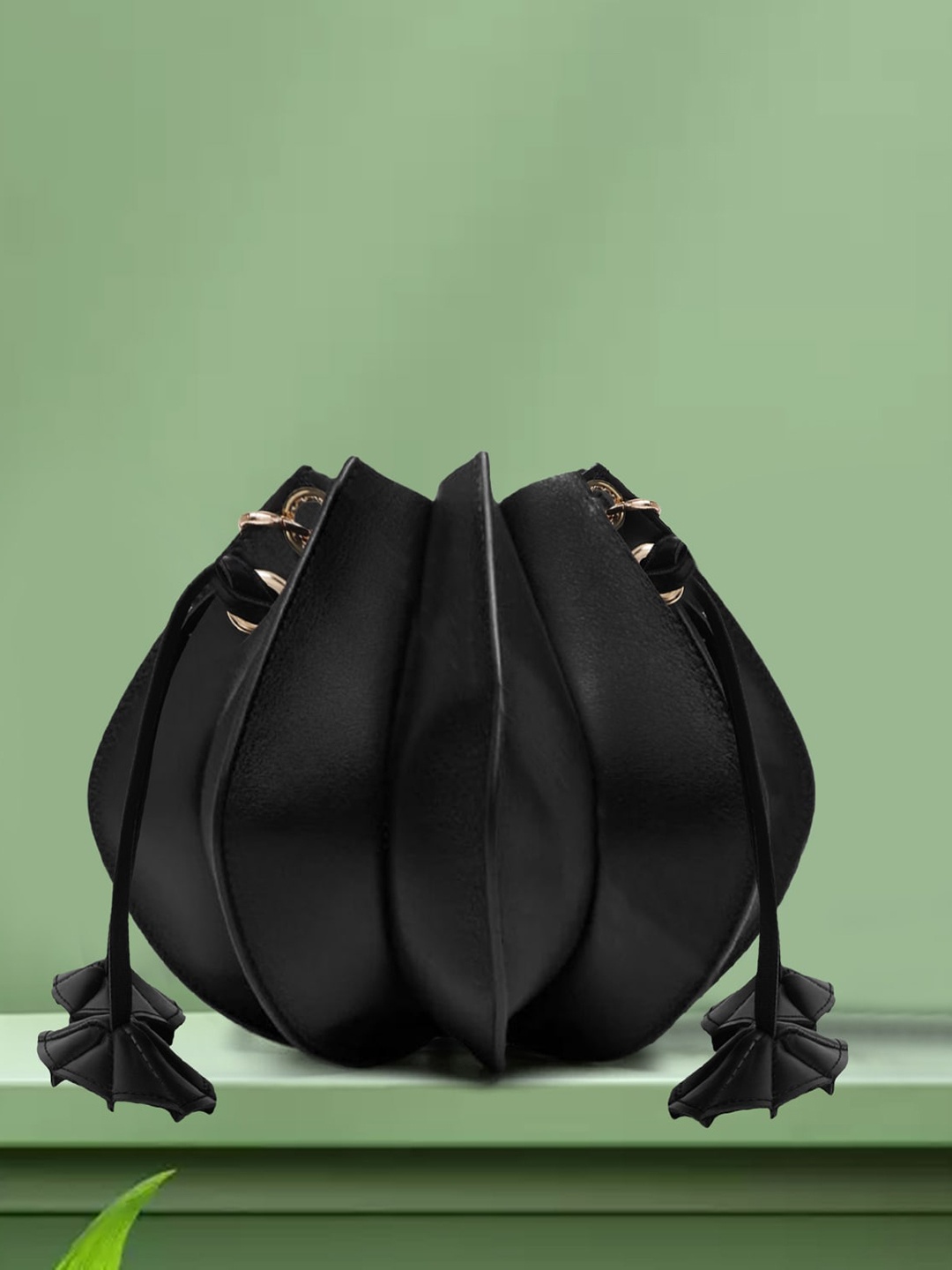 

FARGO Structured Sling Bag With Tasselled, Black