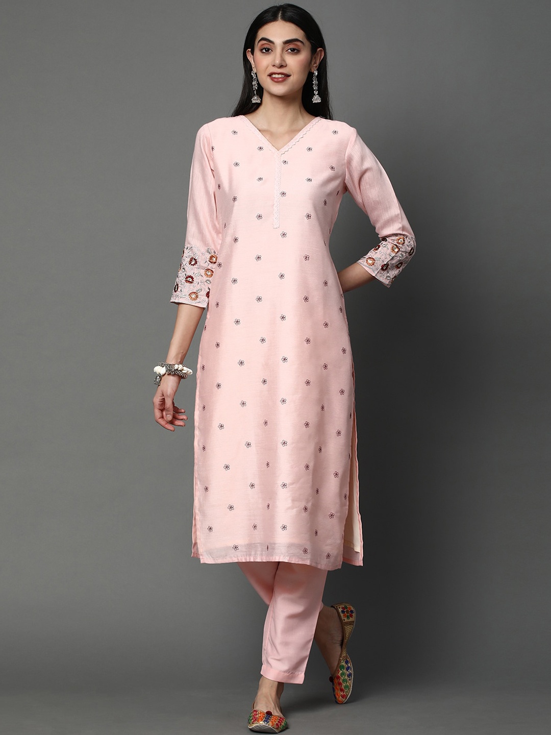 

HEEPOSH Floral Embroidered Chanderi Silk Kurta with Trousers & Dupatta, Peach