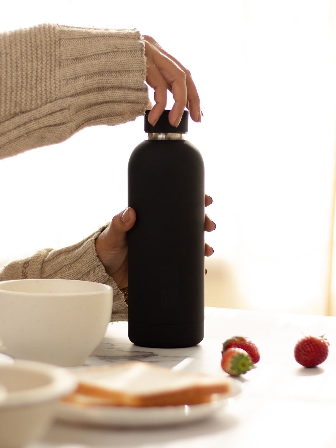 THE MESSY CORNER Black Stainless Steel Water Bottle