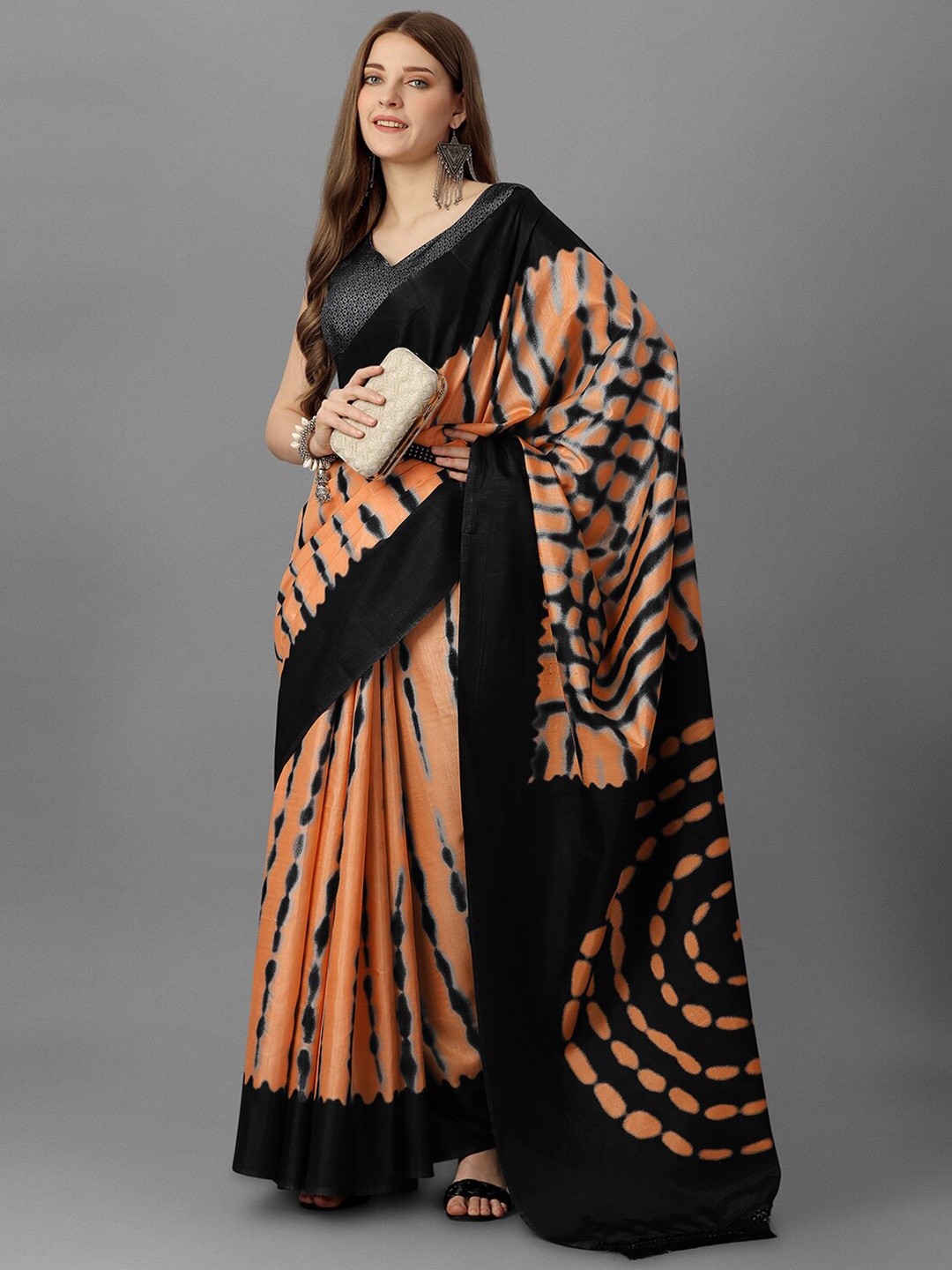 

GORGONE Abstract Printed Saree, Black