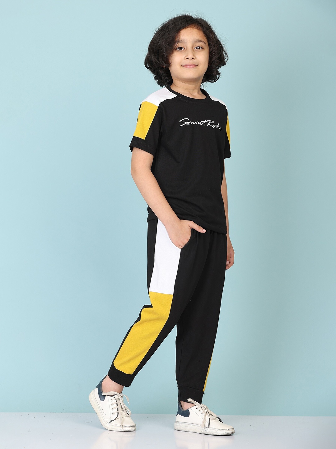 

BAESD Boys Colourblocked Pure Cotton T-shirt with Trousers, Black