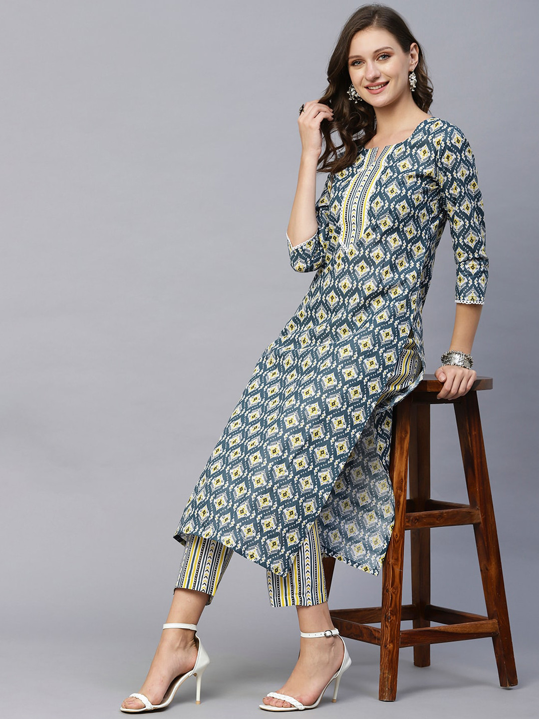 

KALINI Ethnic Motifs Printed Regular Kurta with Trousers, Blue