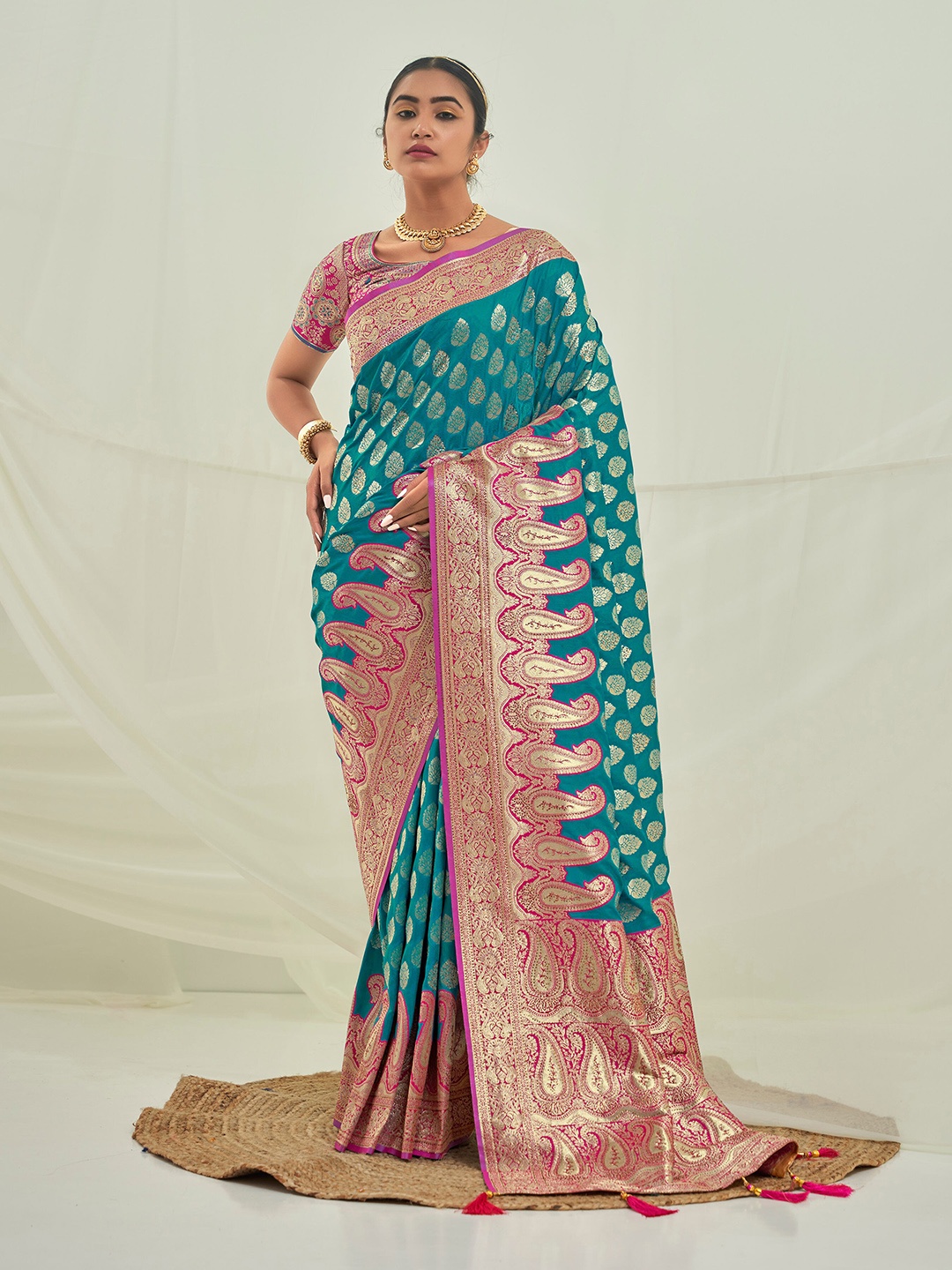 

Mitera Blue & Pink Ethnic Woven Design Zari Saree