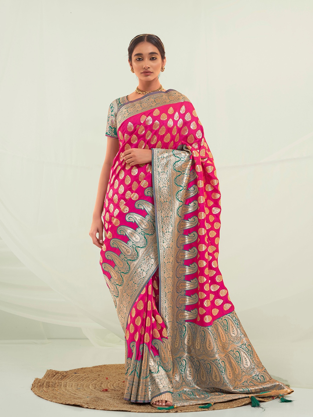 

Mitera Woven Design Zari Saree, Pink