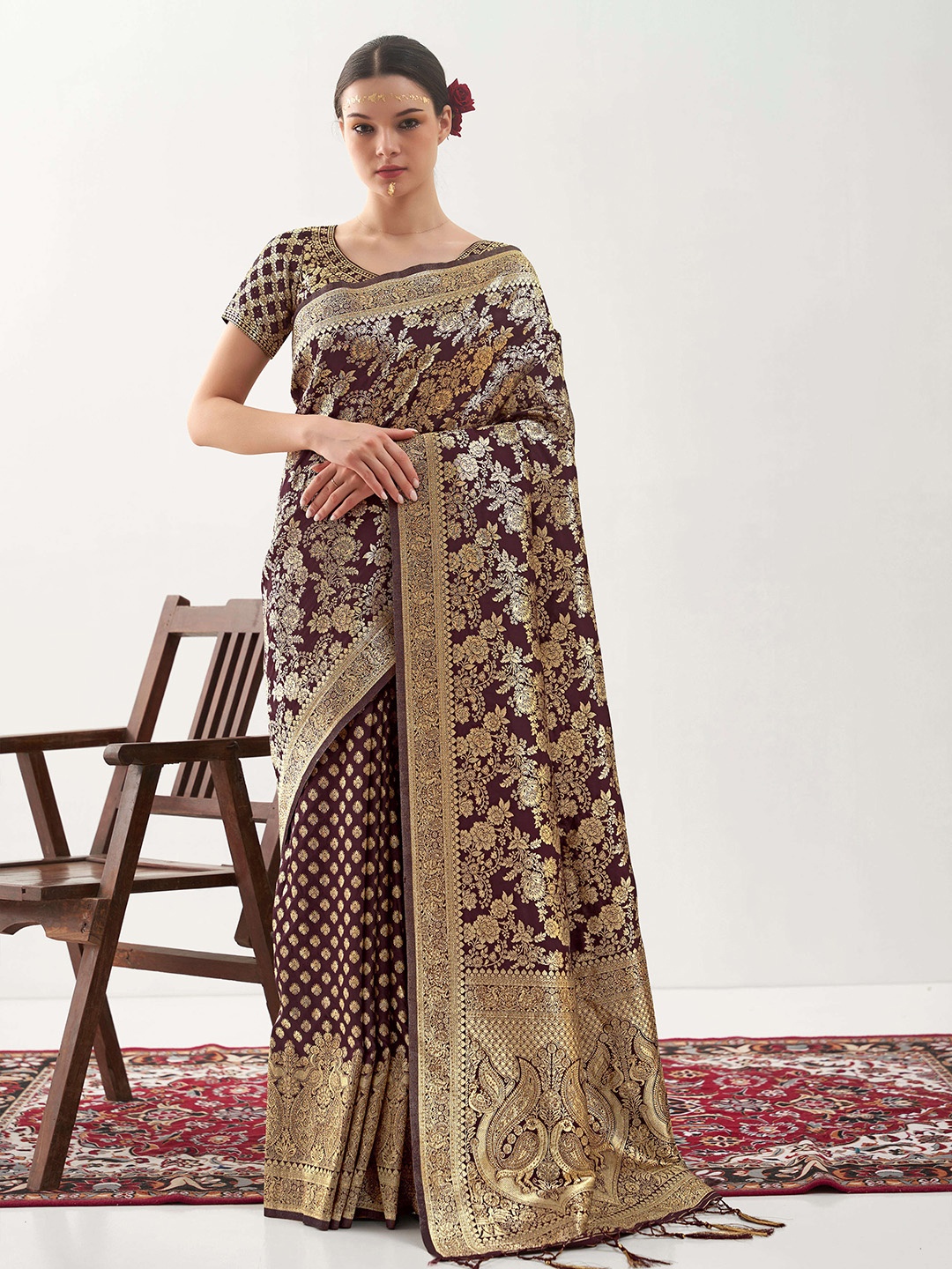 

Mitera Coffee Brown Floral Woven Design Zari Saree