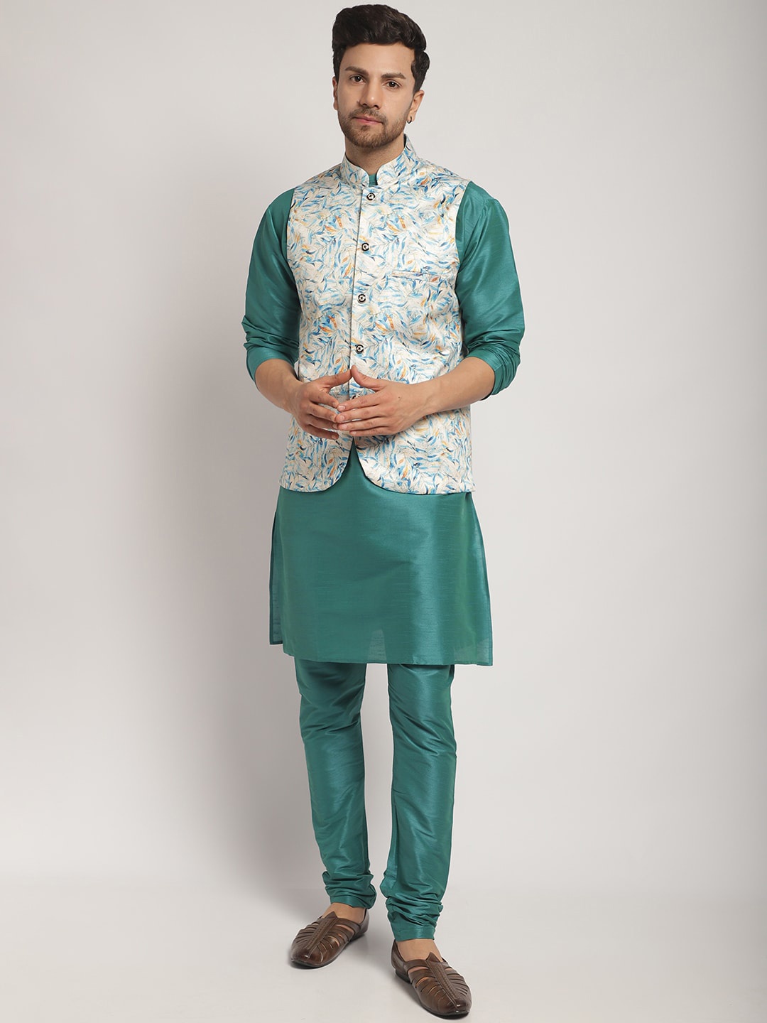 

Kaifoo Mandarin Collar Kurta With Churidar & Nehru Jacket, Green
