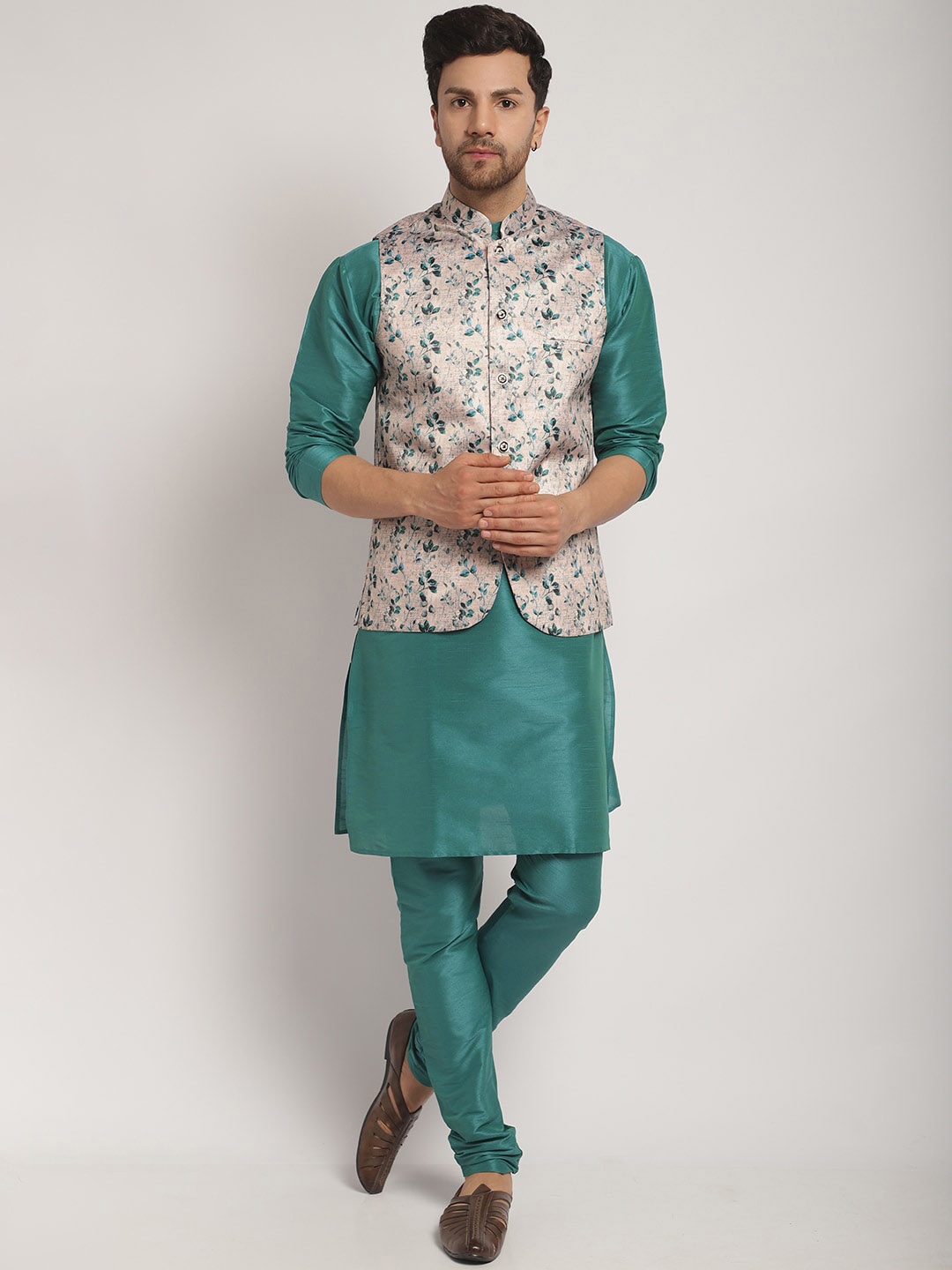 

Kaifoo Mandarin Collar Kurta With Churidar & Nehru Jacket, Green