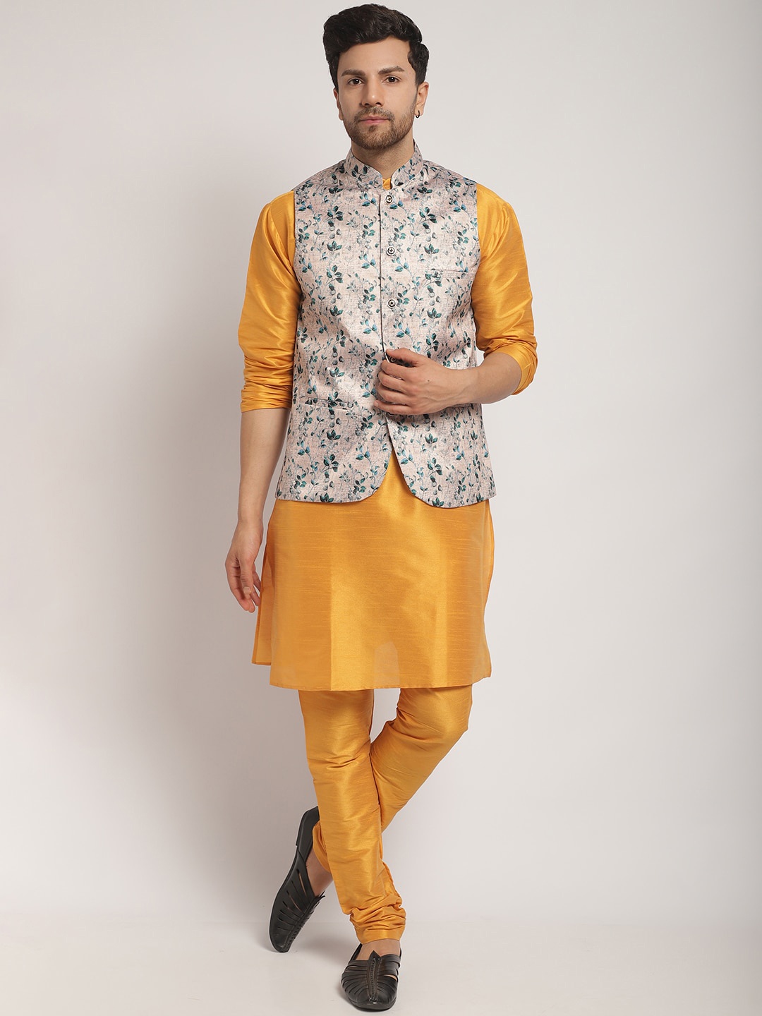 

Kaifoo Floral Printed Regular Kurta with Churidar, Yellow