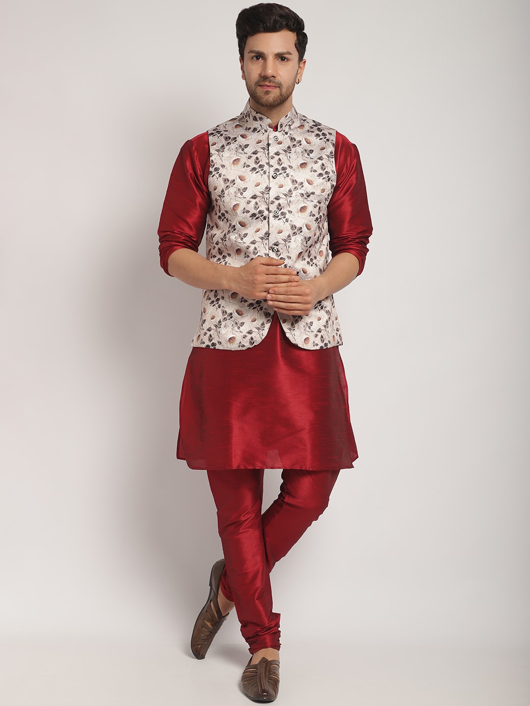 

Kaifoo Mandarin Collar Regular Kurta with Churidar with Printed Nehru Jacket, Maroon