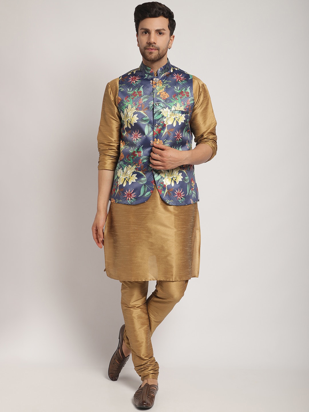

Kaifoo Mandarin Collar Regular Kurta with Churidar & Printed Nehru Jacket, Gold