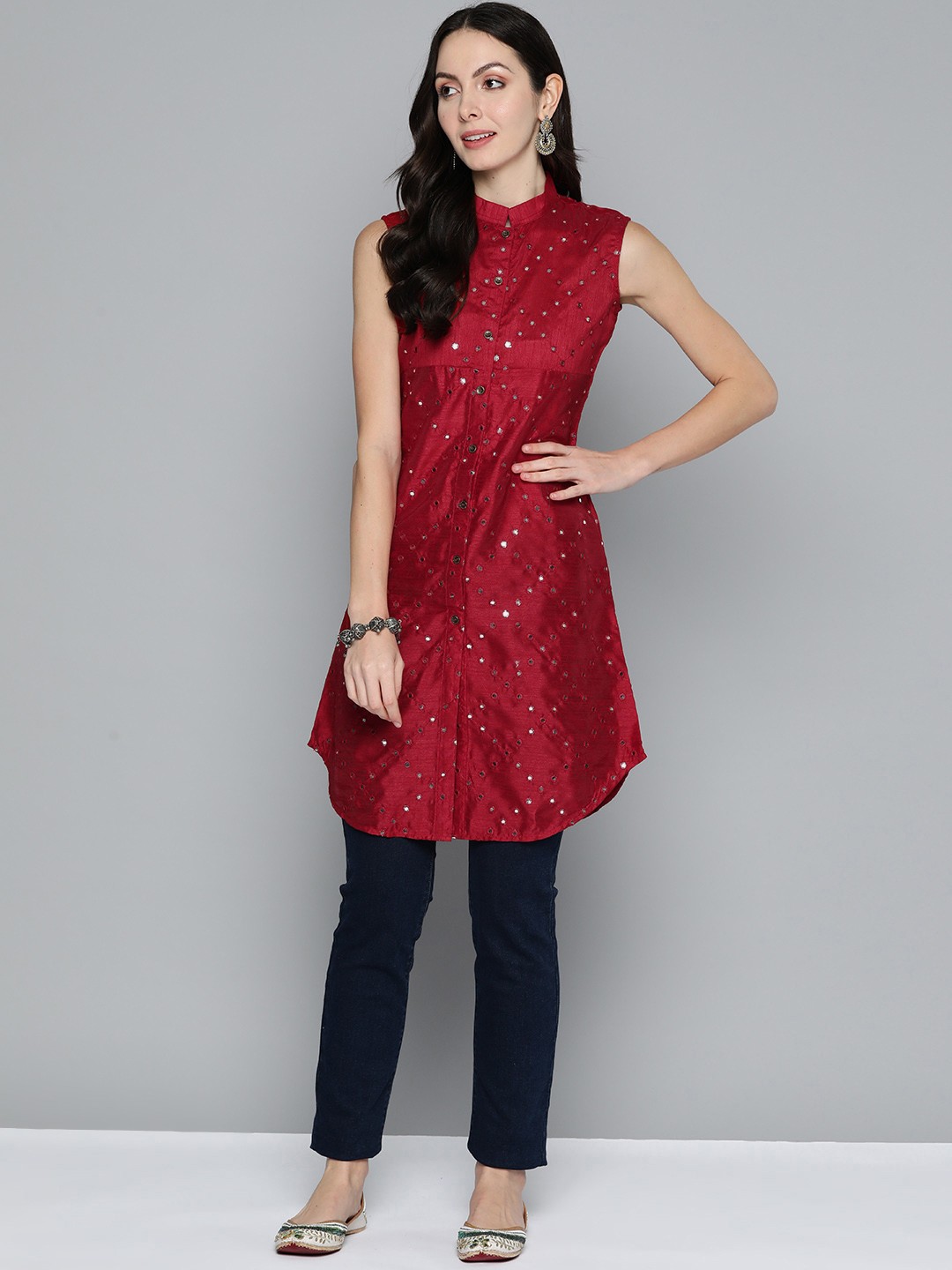 

Jompers Women Geometric Embroidered Mirror Work Kurta, Maroon