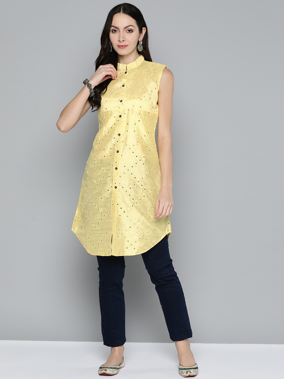 

Jompers Women Geometric Embroidered Mirror Work Kurta, Yellow