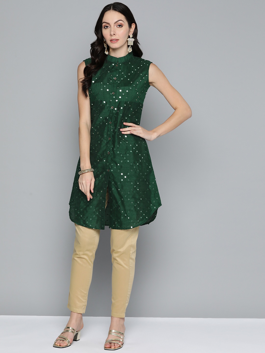 

Jompers Women Geometric Embroidered Mirror Work Kurta, Green