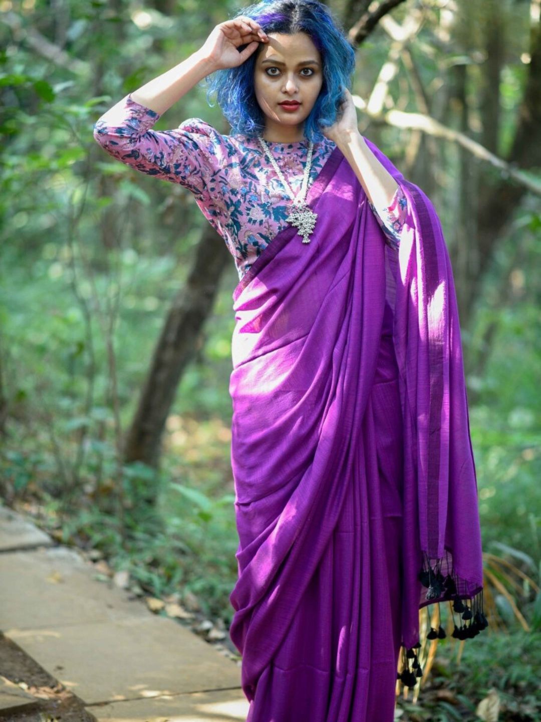 

Suta Purple Cotton Blend Saree