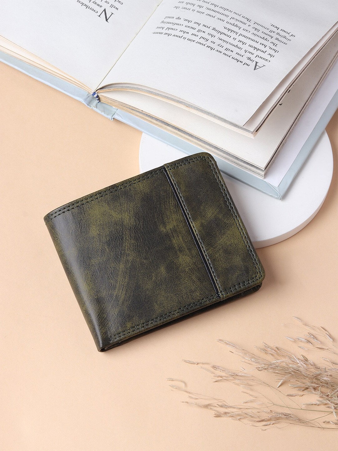 

HENEDA Men Green Abstract Printed Two Fold Wallet