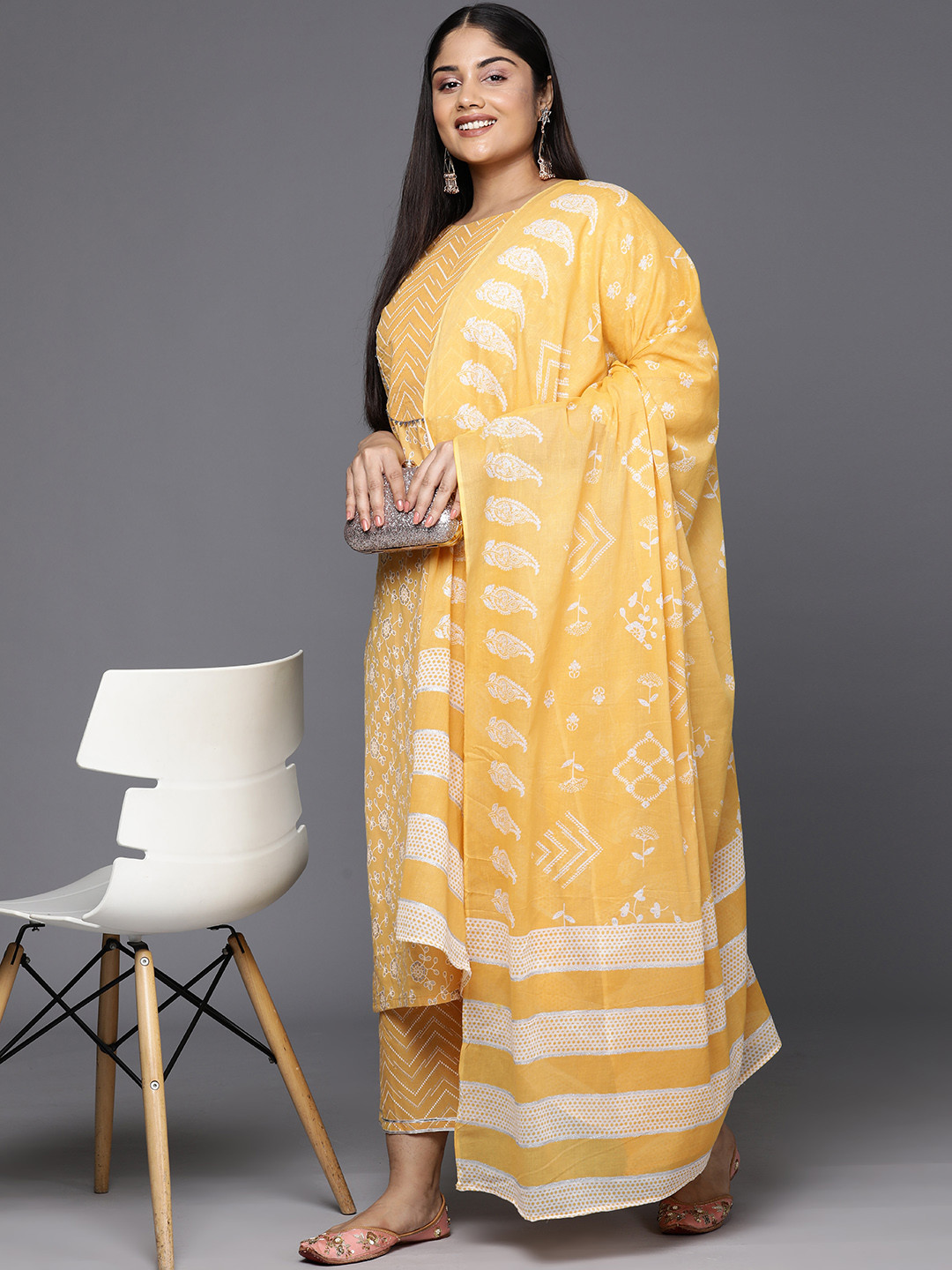 

Indo Era Plus Size Floral Printed Regular Gotta Patti Kurta with Palazzos & Dupatta, Yellow