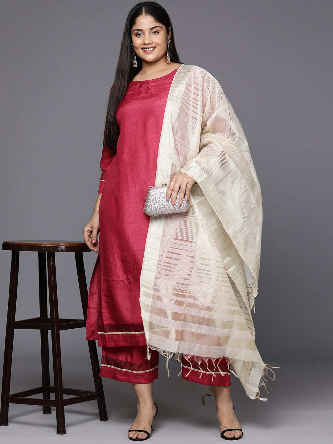 

Indo Era Plus Size Keyhole Neck Zari Kurta with Palazzos & Dupatta, Maroon