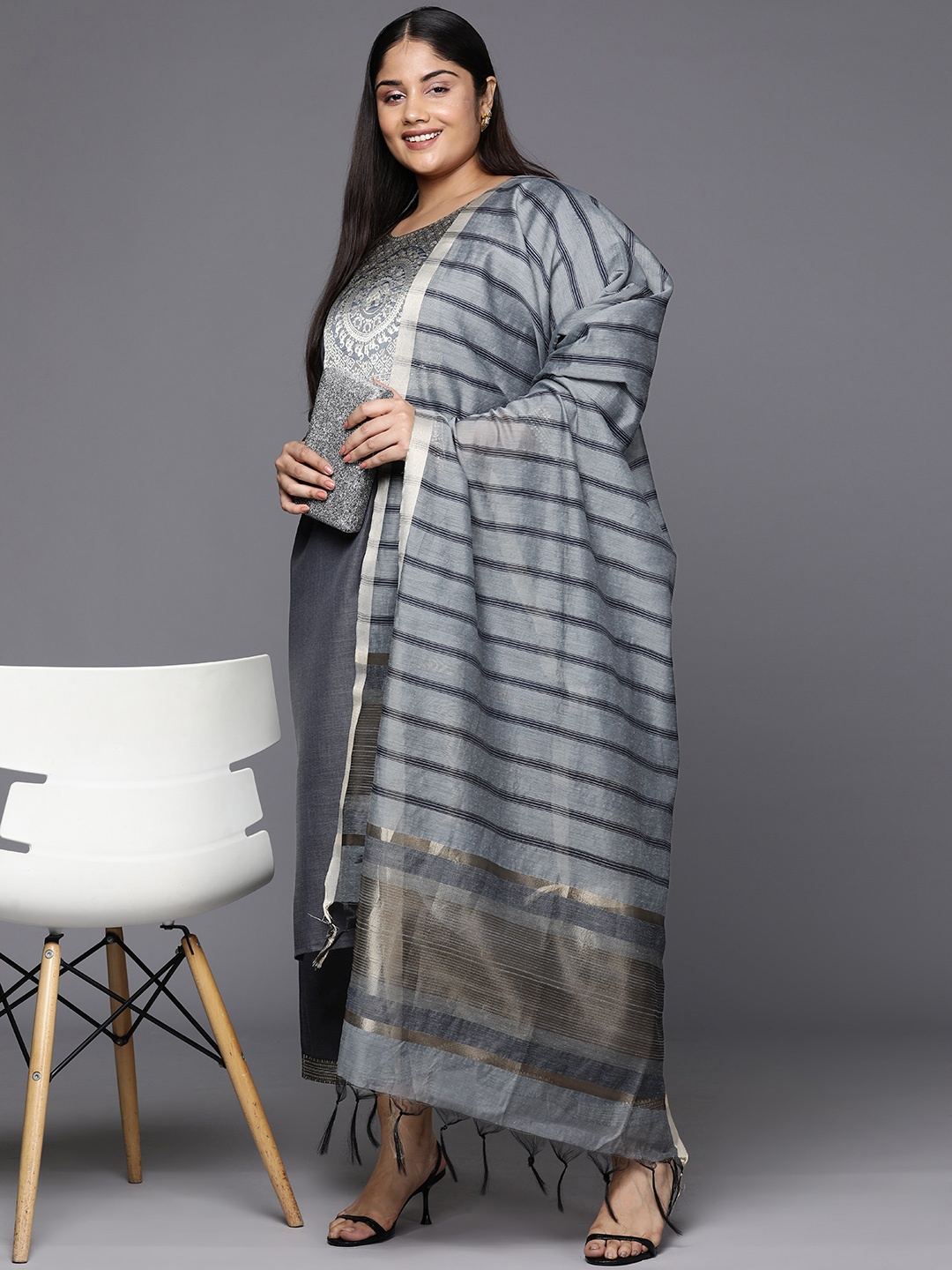 

Indo Era Plus Size Yoke Design Regular Kurta with Palazzos & Dupatta, Grey
