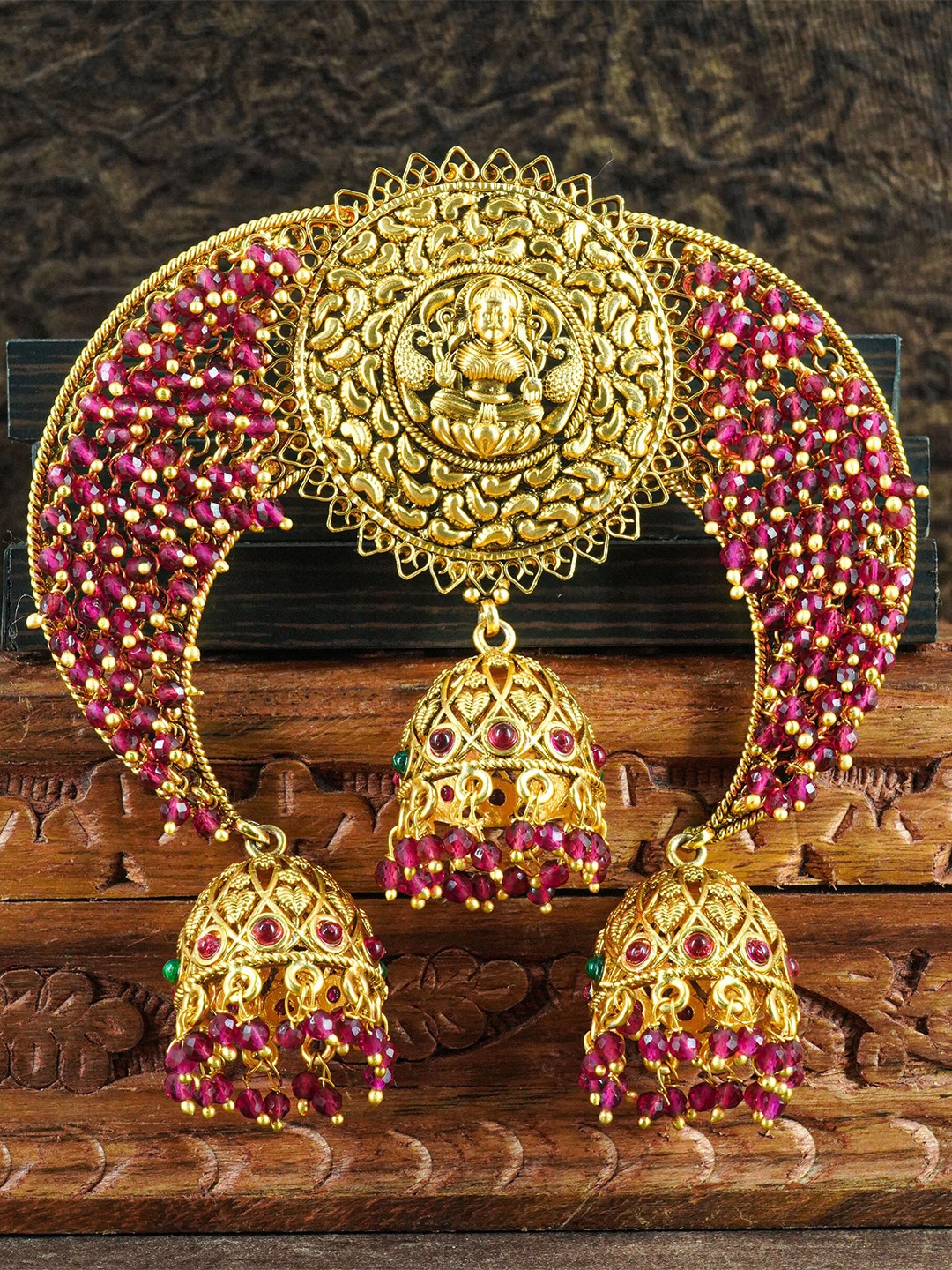 

GRIIHAM Gold-Plated Kundan and Pearls Hair Accessory