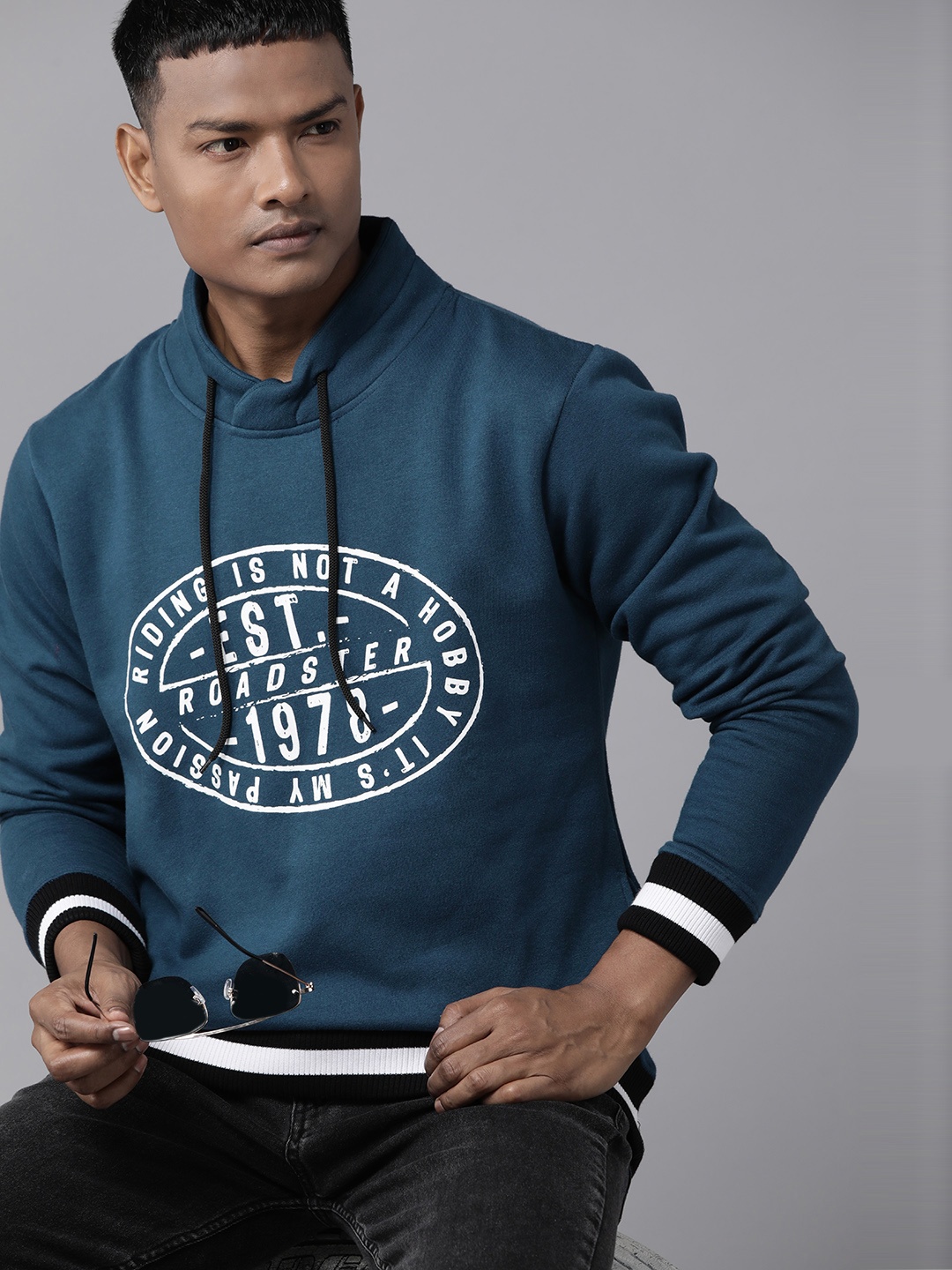 

Roadster Men Printed Sweatshirt, Teal