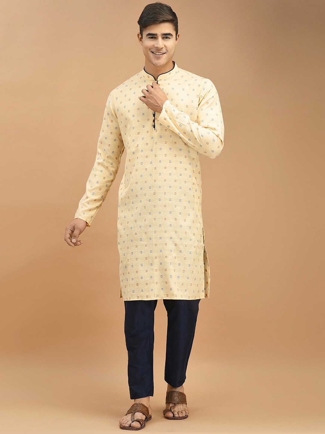 

DEYANN Woven Design Regular Kurta with Pyjamas, Yellow