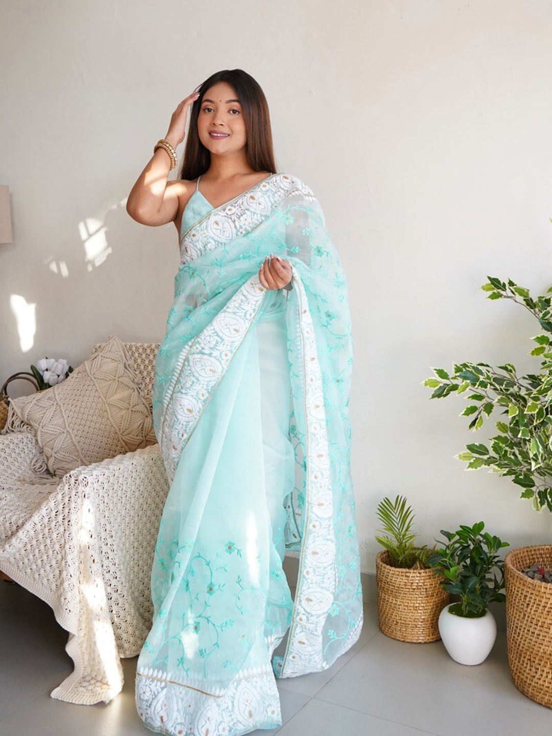 

Atulyam Tex World Floral Embroidered Organza Saree, Turquoise blue