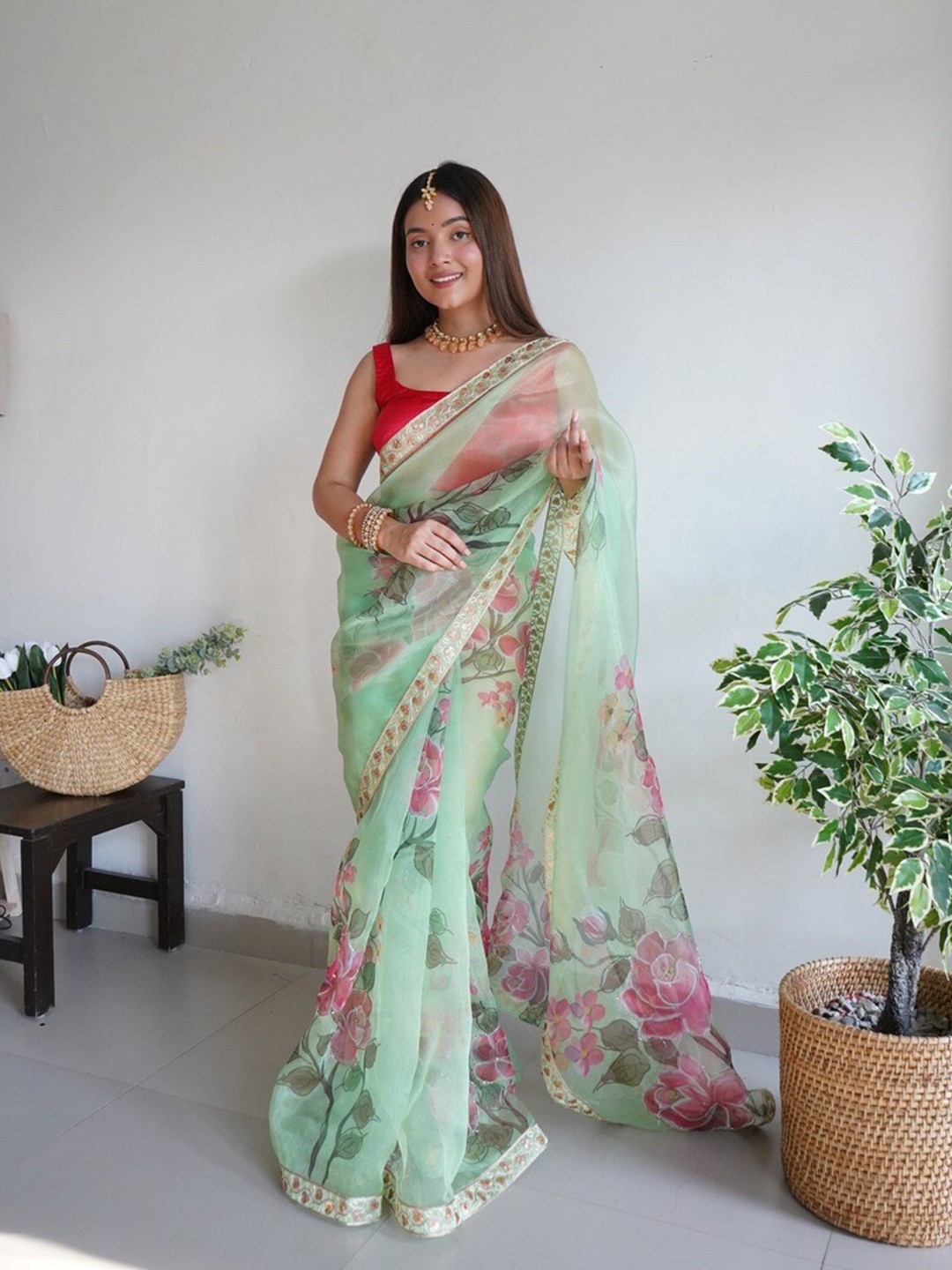 

Atulyam Tex World Floral Printed Organza Saree, Green