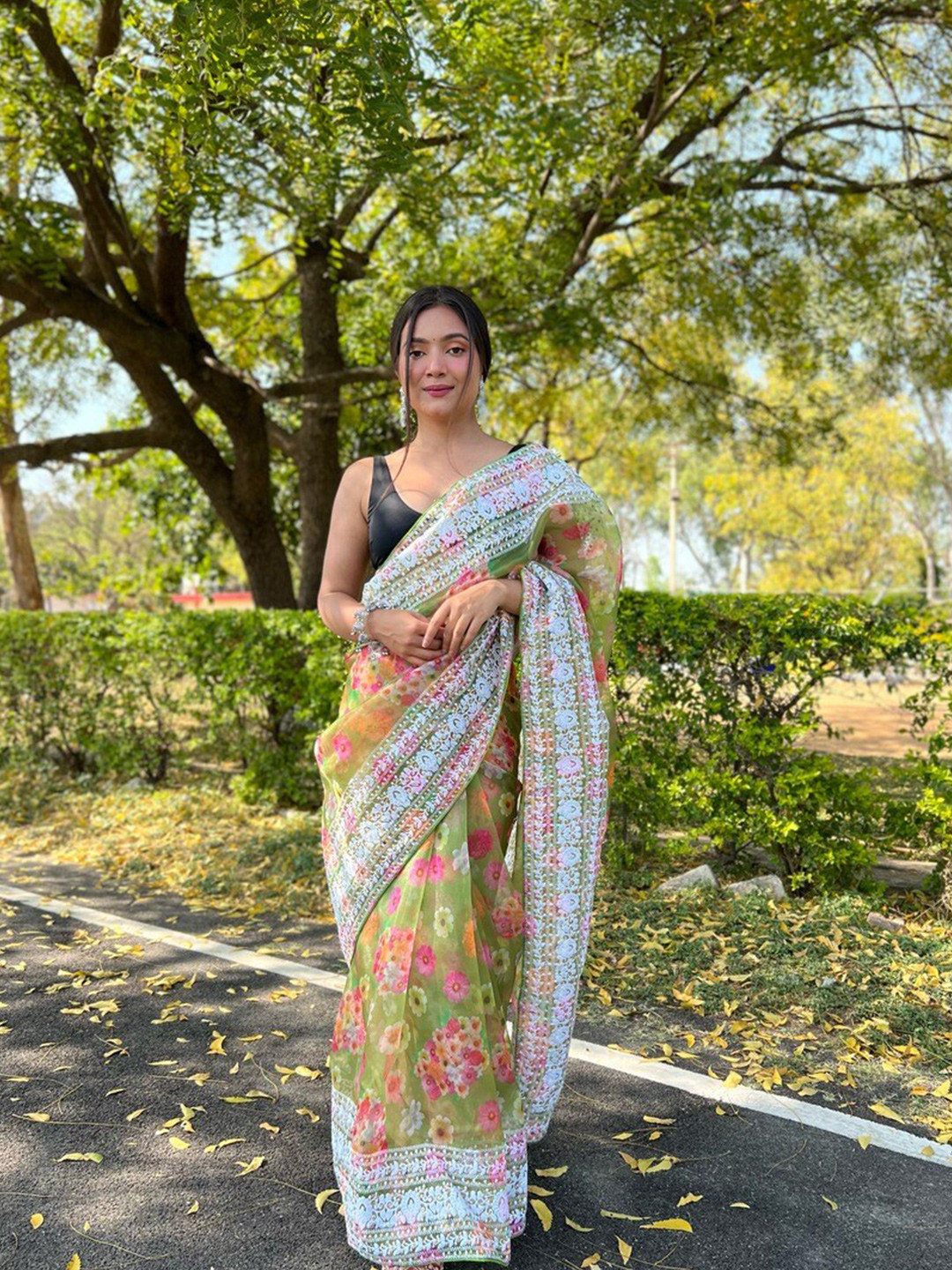 

Atulyam Tex World Floral Printed Embroidered Organza Saree, Green
