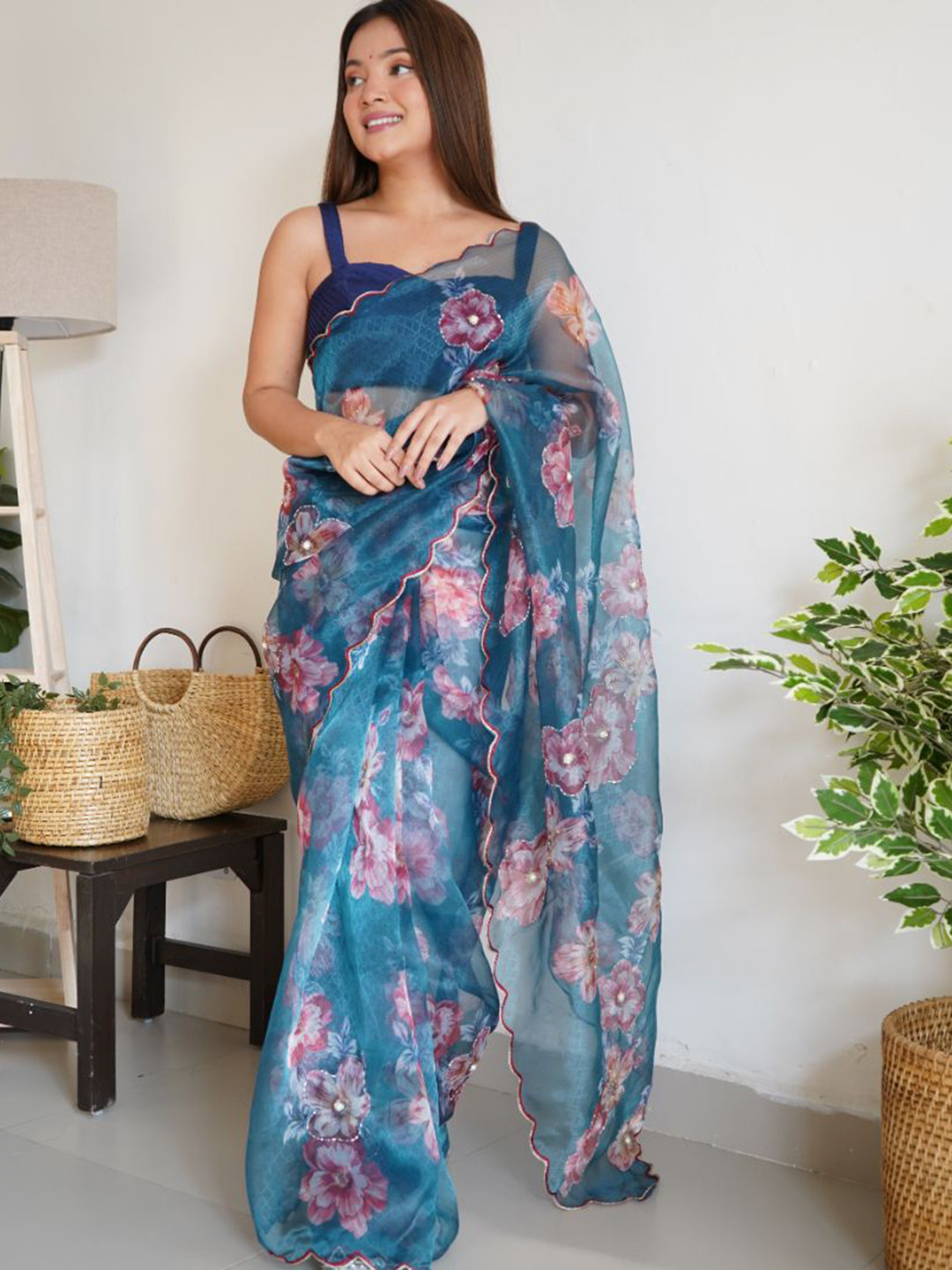 

Atulyam Tex World Floral Printed Saree, Teal