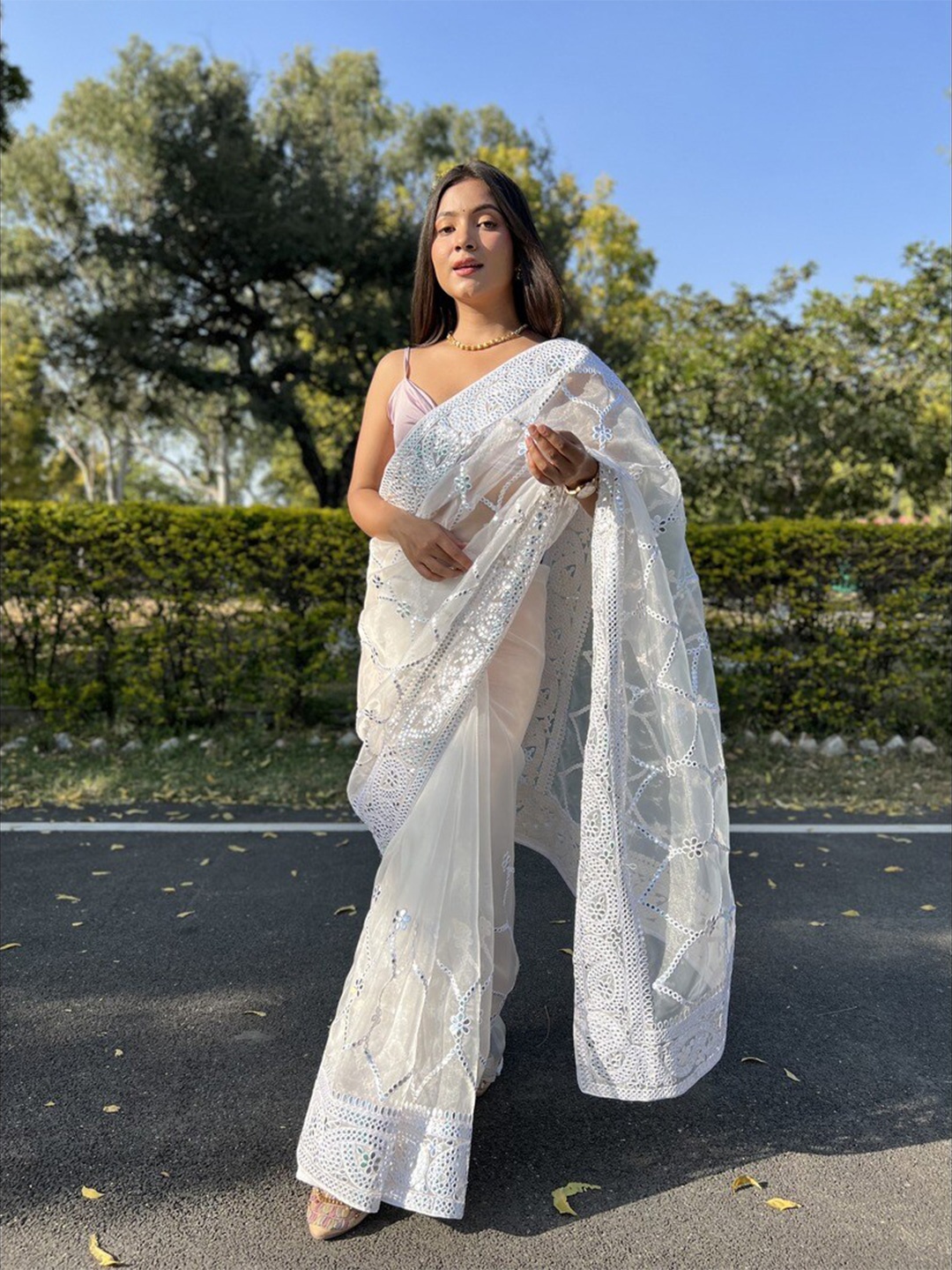 

Atulyam Tex World Floral Embellished Organza Saree, White