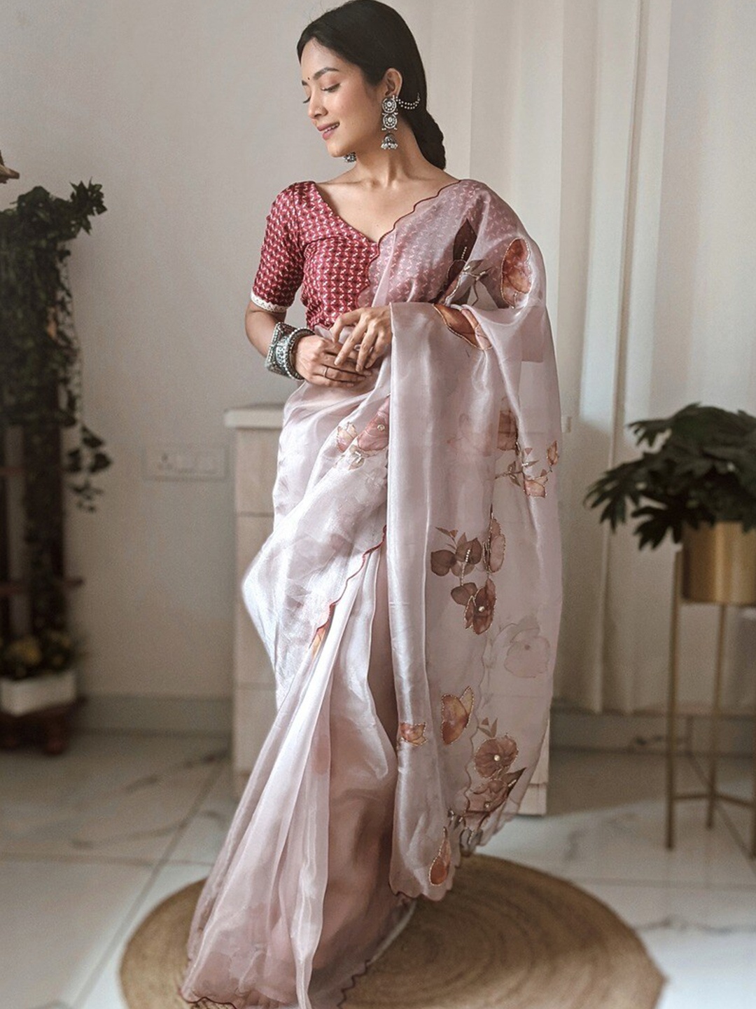 

Atulyam Tex World Floral Printed Organza Saree, White