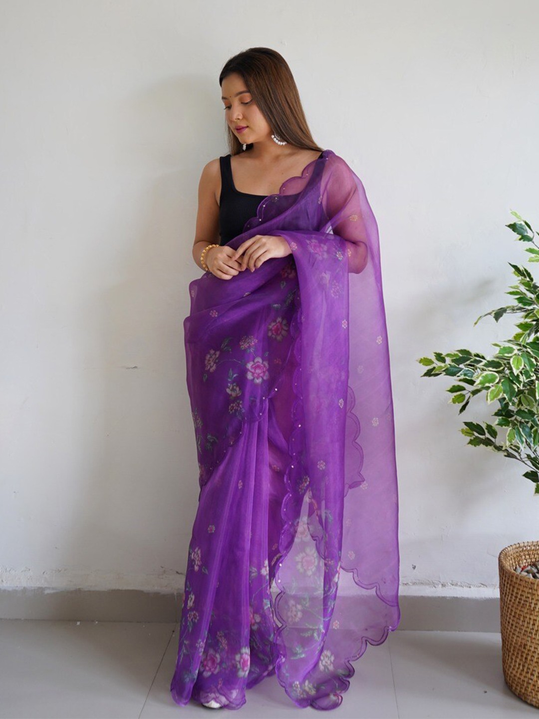

Atulyam Tex World Floral Printed Organza Saree, Purple