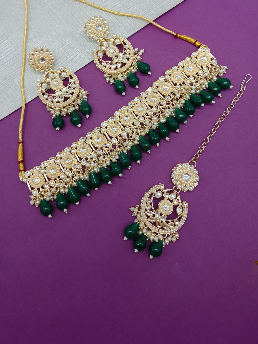

AASHISH IMITATION Gold-Plated Kundan-Studded & Beaded Jewellery Set With Maang Tika