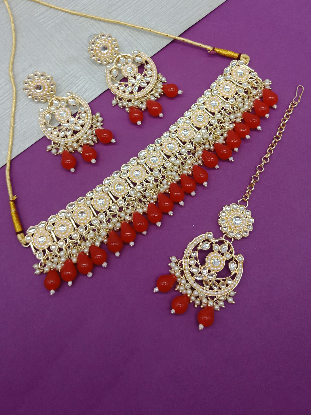 

AASHISH IMITATION Gold-Plated Kundan Studded & Beaded Necklace & Earrings With Maang Tika