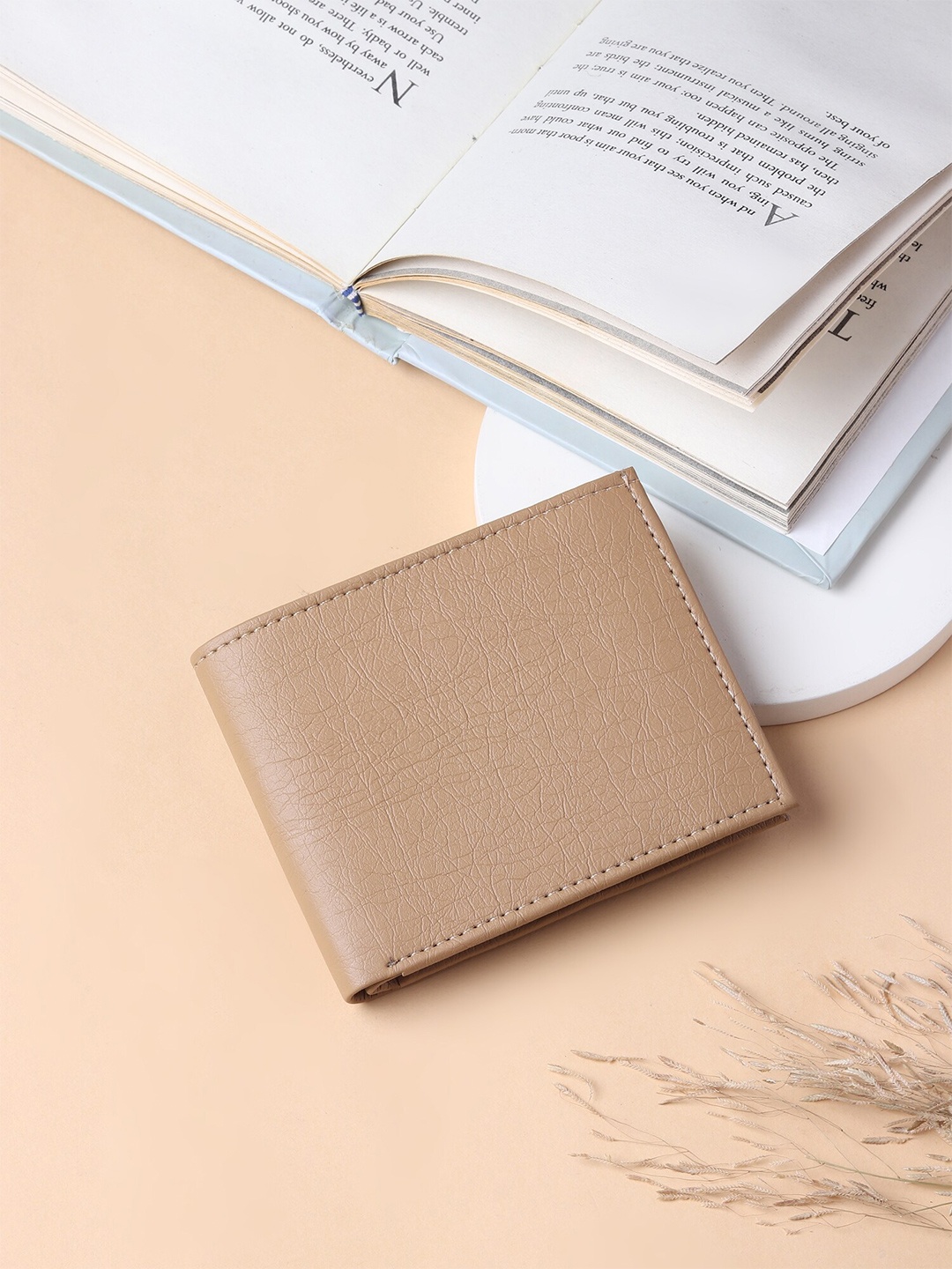 

HENEDA Men Cream-Coloured Two Fold Wallet