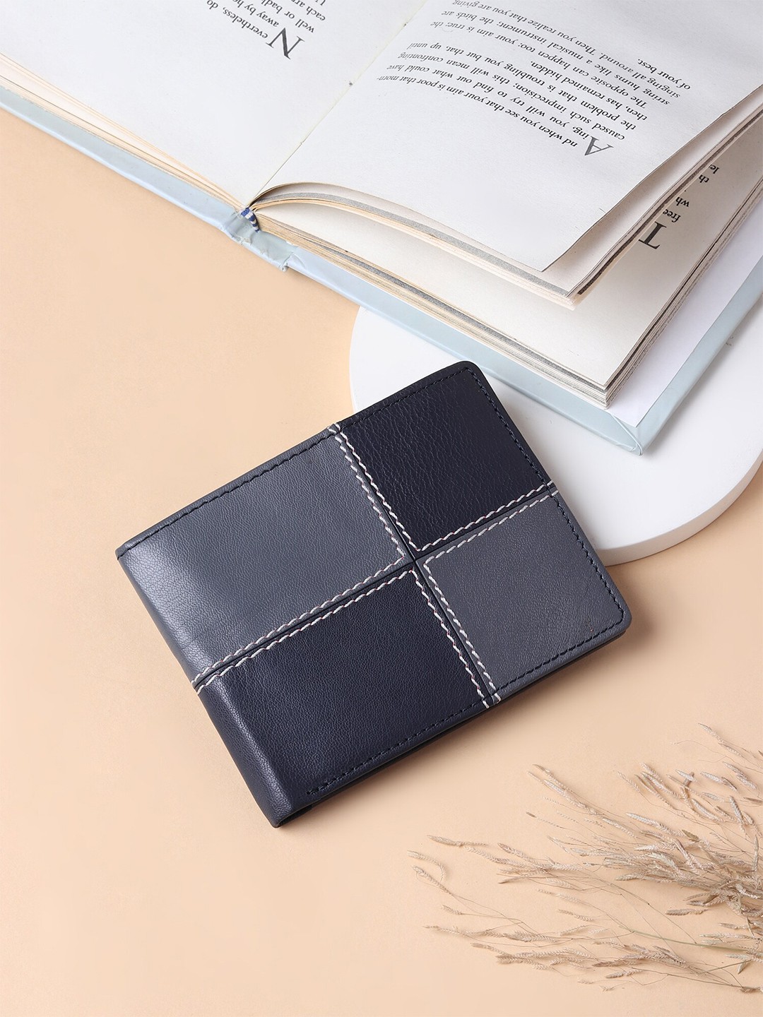 

HENEDA Men Blue & Grey Colourblocked Two Fold Wallet