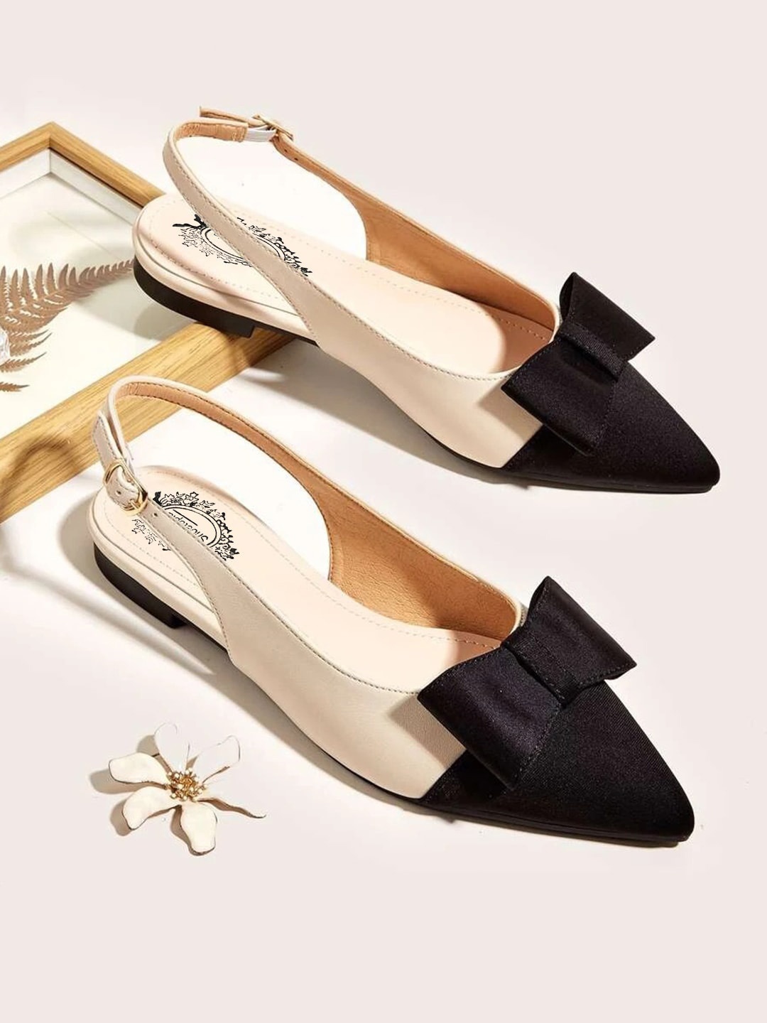 

Shoetopia Colourblocked Ballerinas Flats with Bows, Black
