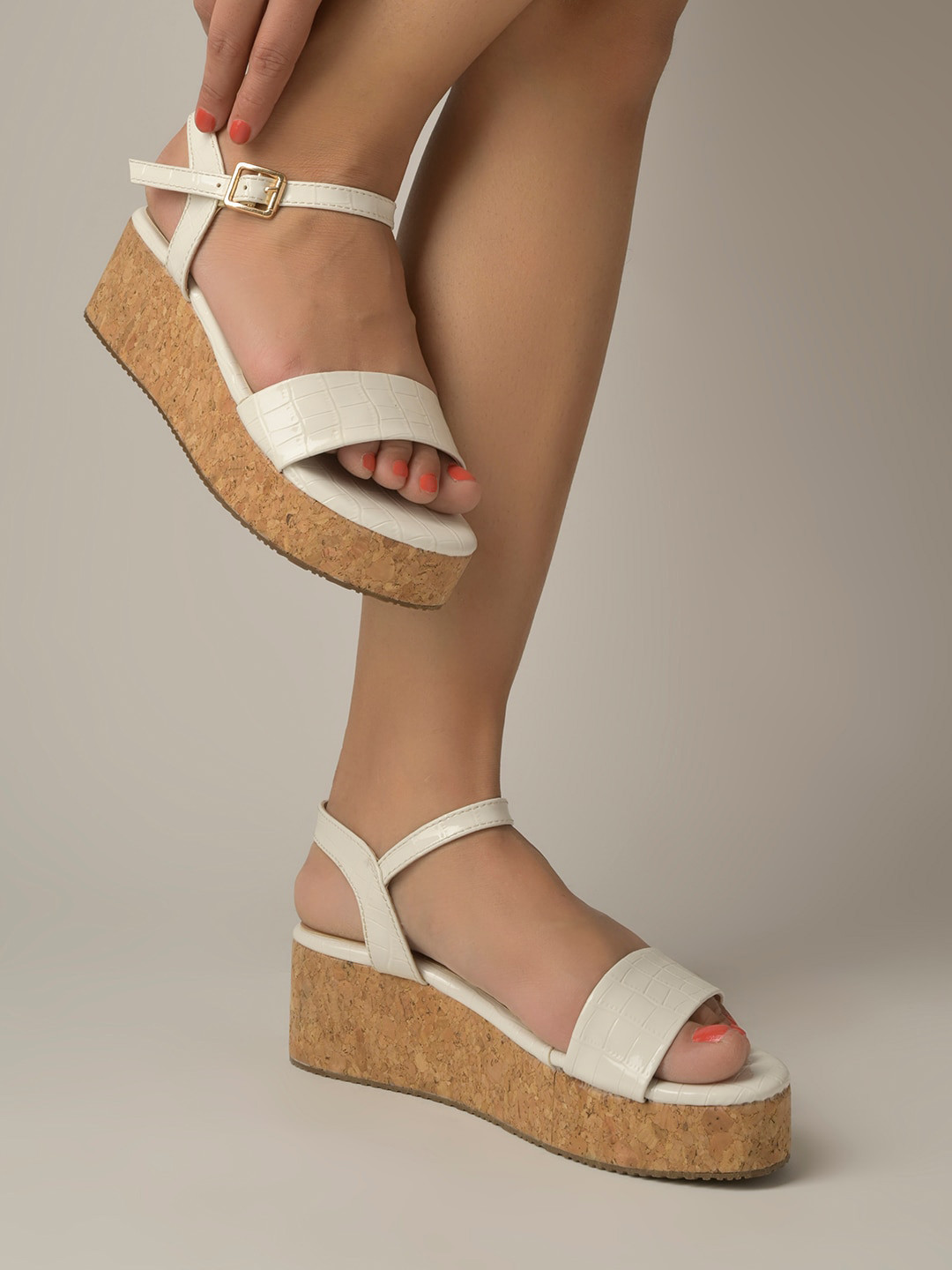 

Shoetopia Flatform Heels With Buckles, White